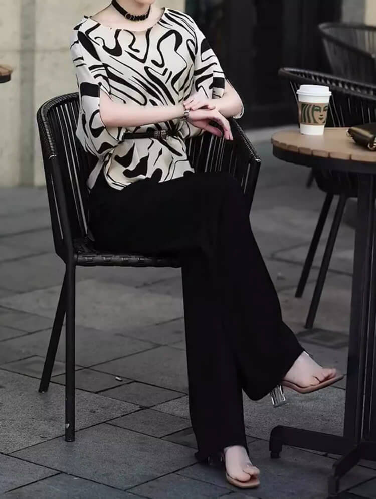 Bộ cánh dơi họa tiết kèm nịt