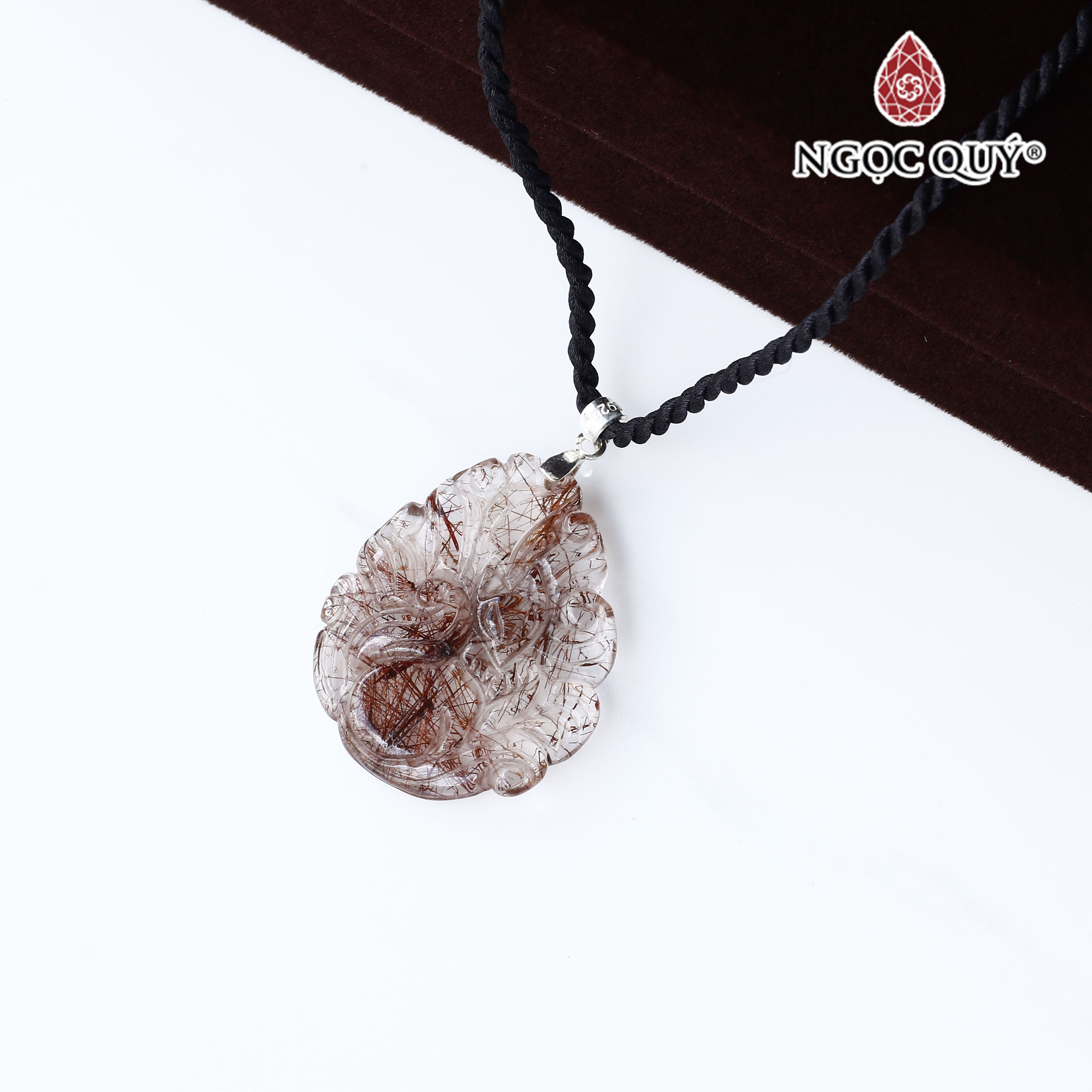 Mặt dây chuyền nữ hoàng hồ ly 9 đuôi đá thạch anh tóc đỏ hợp mệnh hỏa, thổ - Ngọc Quý Gemstones