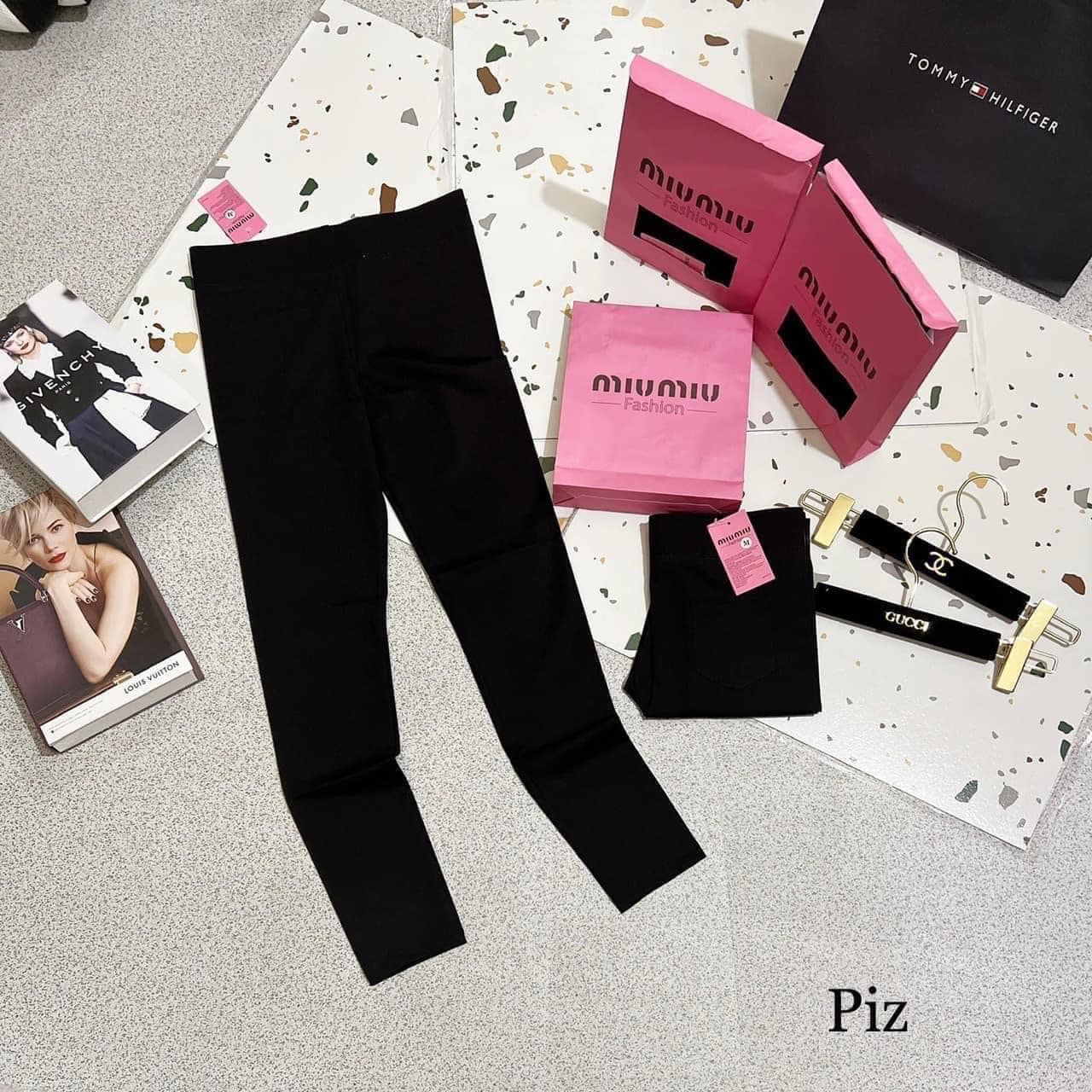 Quần legging Miu Miu hot hit mọi mặt trận