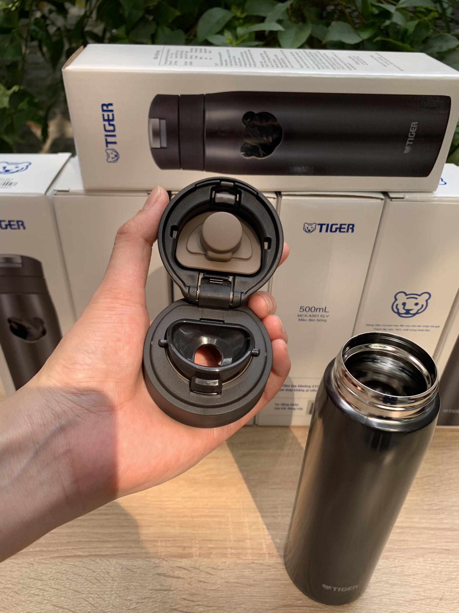 Bình giữ nhiệt Tiger MCX-A501 500ml màu Đen - Hàng chính hãng
