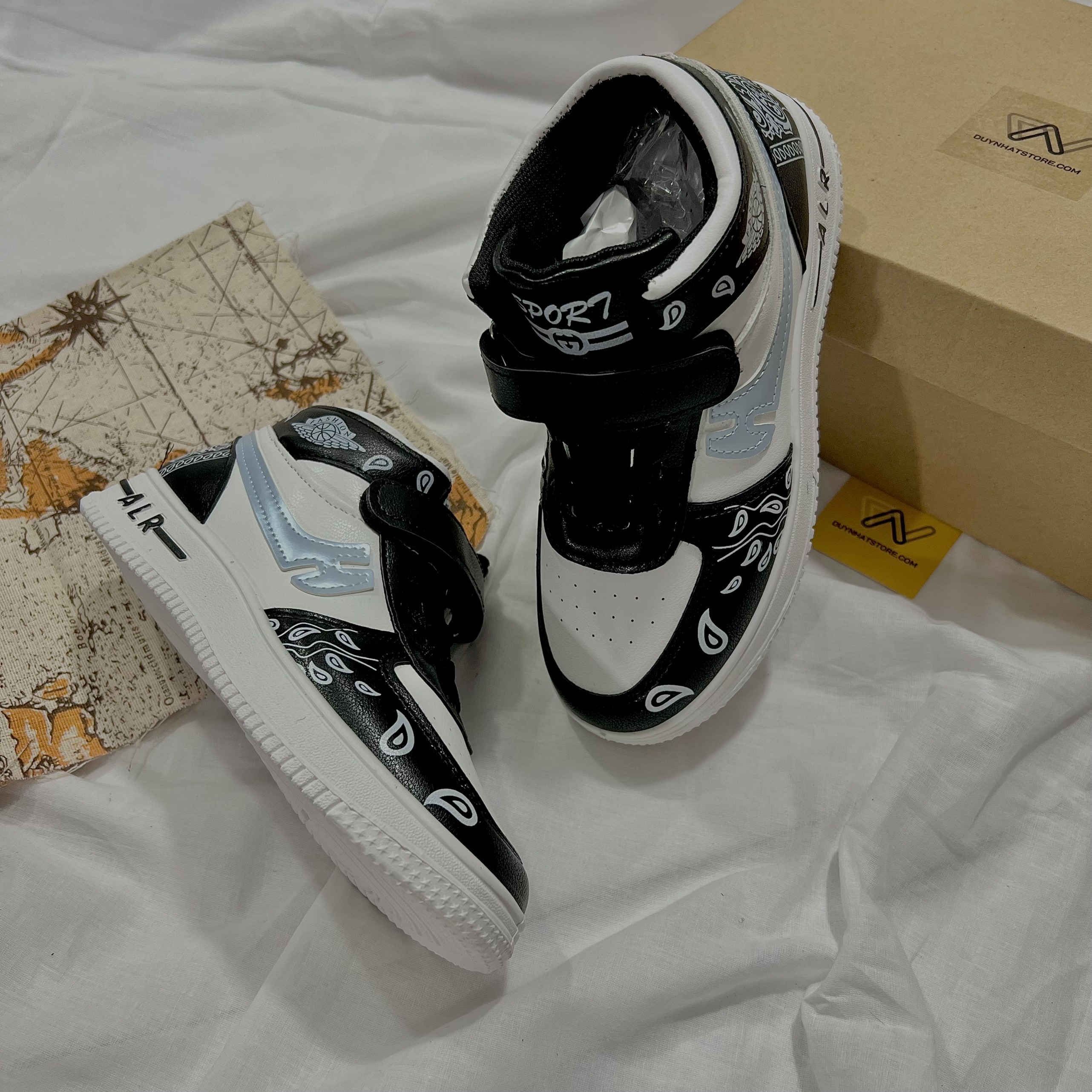 Giày Thể Thao Bé Trai Gái Trắng Đen Cổ Cao Duy Nhật Store Size Lớn Nhiều Màu Bonsai Uzzang Đẹp Đế Cao Êm Sneaker Bata