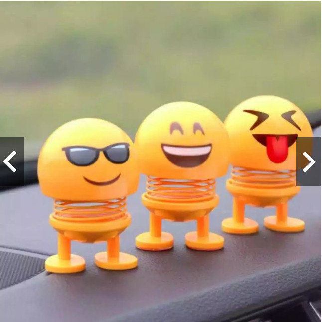 Búp Bê Biểu Tượng Cảm Xúc Lắc Lư Gắn Bảng Điều Khiển Xe Hơi