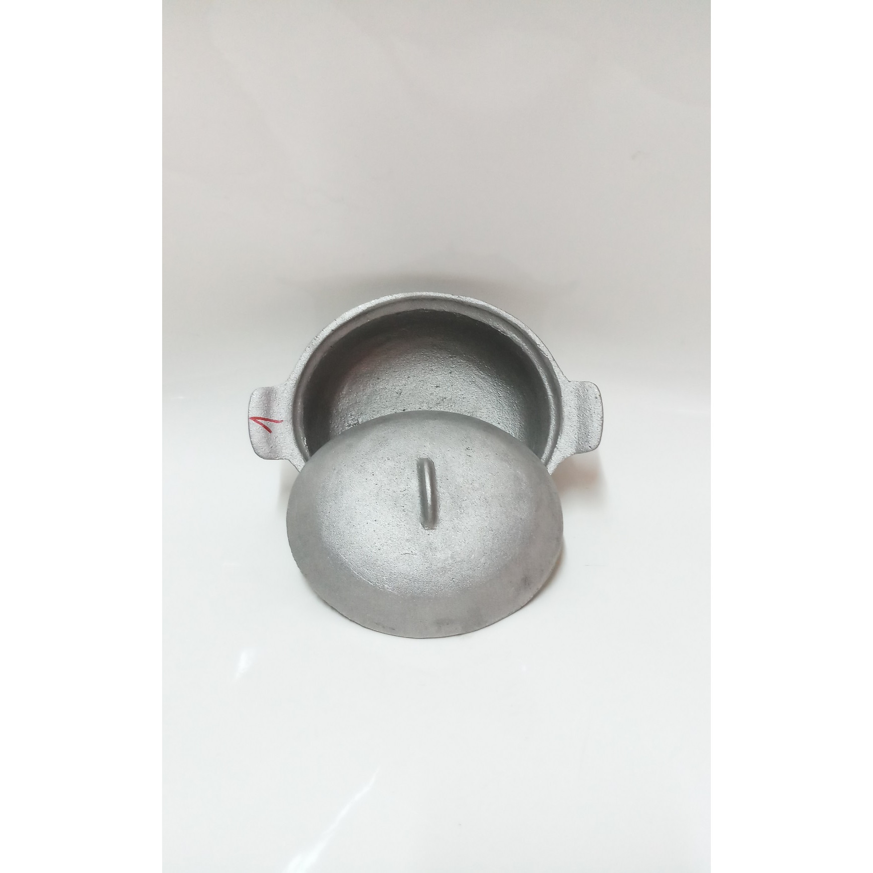 NỒI GANG NẶNG ĐB SỐ 2 KHO CÁ THỊT DÀY 2 LỚP CHỐNG DÍNH CHỐNG BỂ GIỮ NHIỆT LÂU HƠN.
