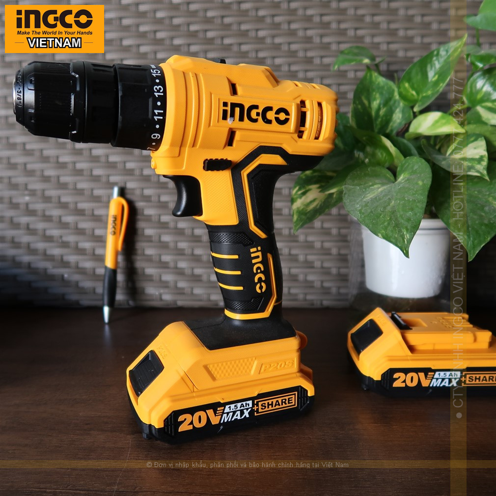 Máy khoan pin 20V INGCO CDLI20012 gồm 2 pin 20V 1.5Ah và sạc, đựng trong hộp nhựa.