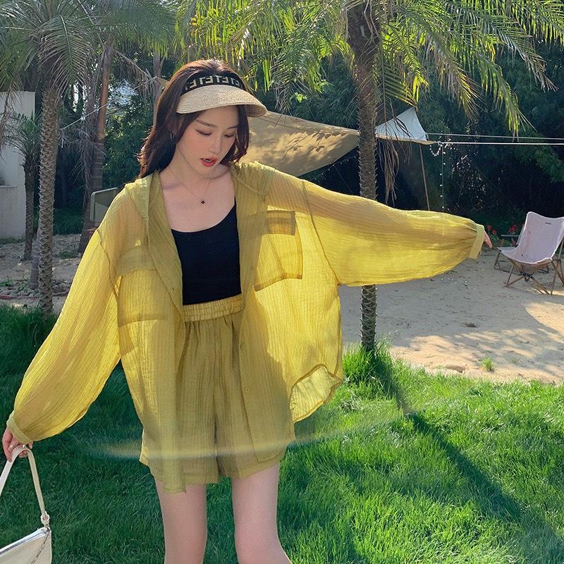 Set Áo Khoác Mỏng Kèm Quần Đùi Xanh Bơ Có Mũ Vải Đũi Gân Đi Biển