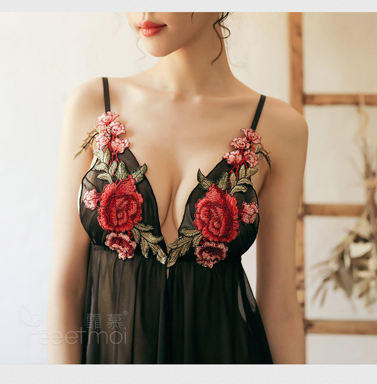 Váy ngủ thêu hoa quyến rũ xẻ giữa sexy TK1478