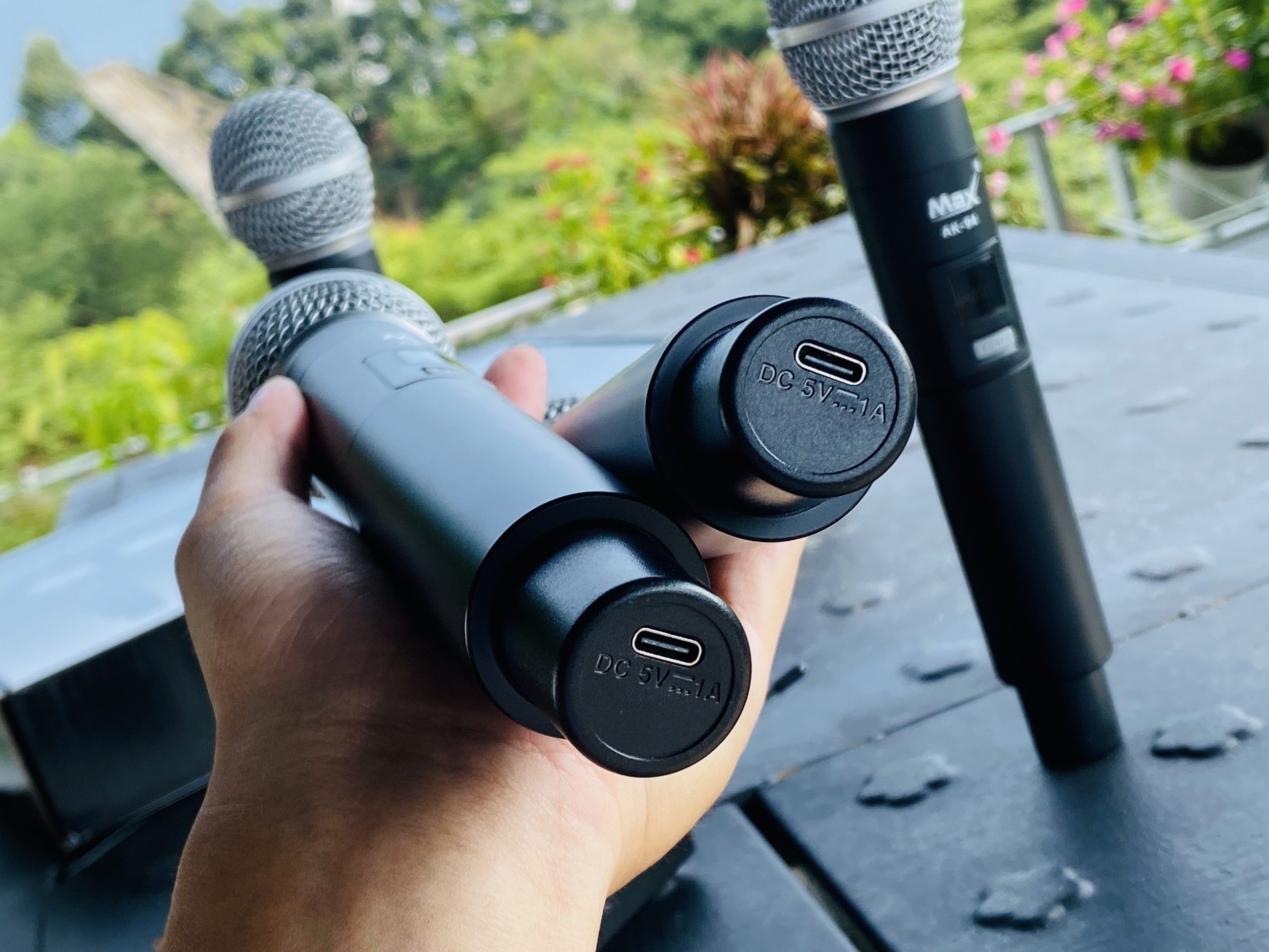 Micro Không Dây MTMAX AK94 Cao Cấp 4 Mic Chuyên Dùng Chuyên Dùng Cho karaoke gia đình, vui chơi hội họp, tiện dụng khi di chuyển sẳn sàn giúp bạn chinh phục mọi bài hát, giá tốt chất lượng cao