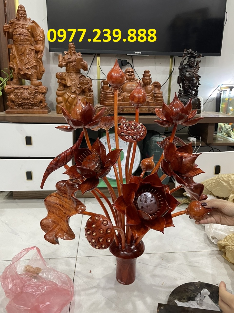 Hoa sen gỗ hương 17 cành