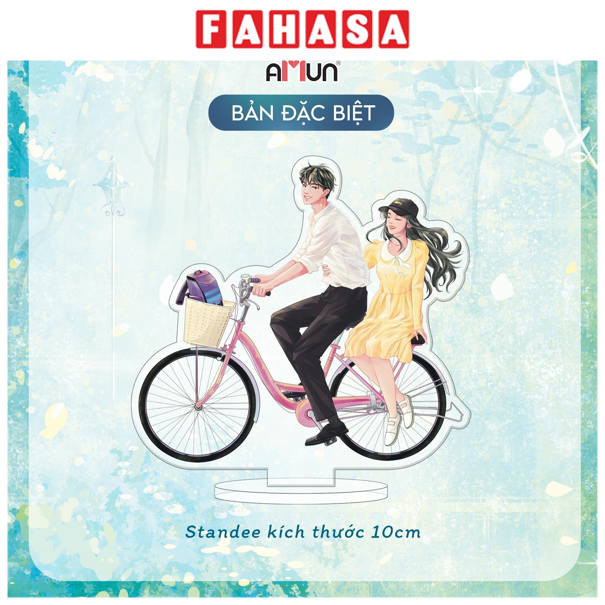 Sách - Bộ Sách Trở Về Năm Tháng Bố Tôi Là Hot Boy - Tập 1 + Tập 2 (Bộ 2 Tập) (Tái Bản 2026) - Bản Đặc Biệt - Tặng Kèm 2 Bookmark + 1 Postcard + 2 Postcard Profile Thẩm Quát Và Lục Yên + 1 Standee Mica