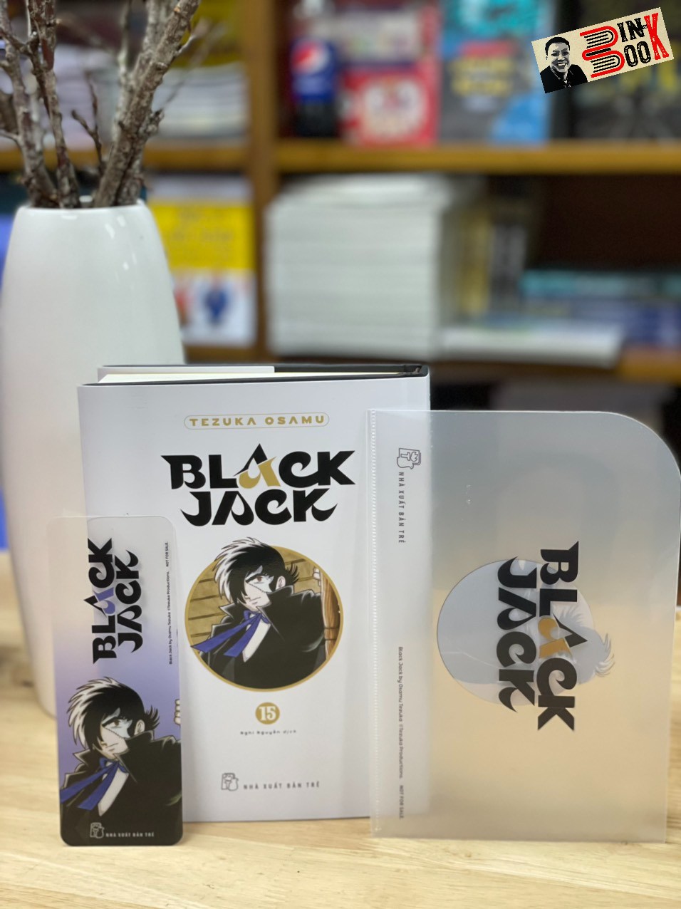 [Bìa cứng- tặng kèm bìa nhựa đựng khẩu trang] BLACK JACK 15 - Osamu Tezuka – NXB Trẻ
