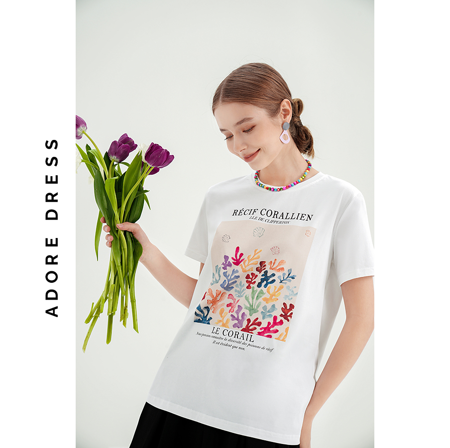 Áo phông graphic T-shirts cotton trắng in 3ASTS2002 ADORE DRESS