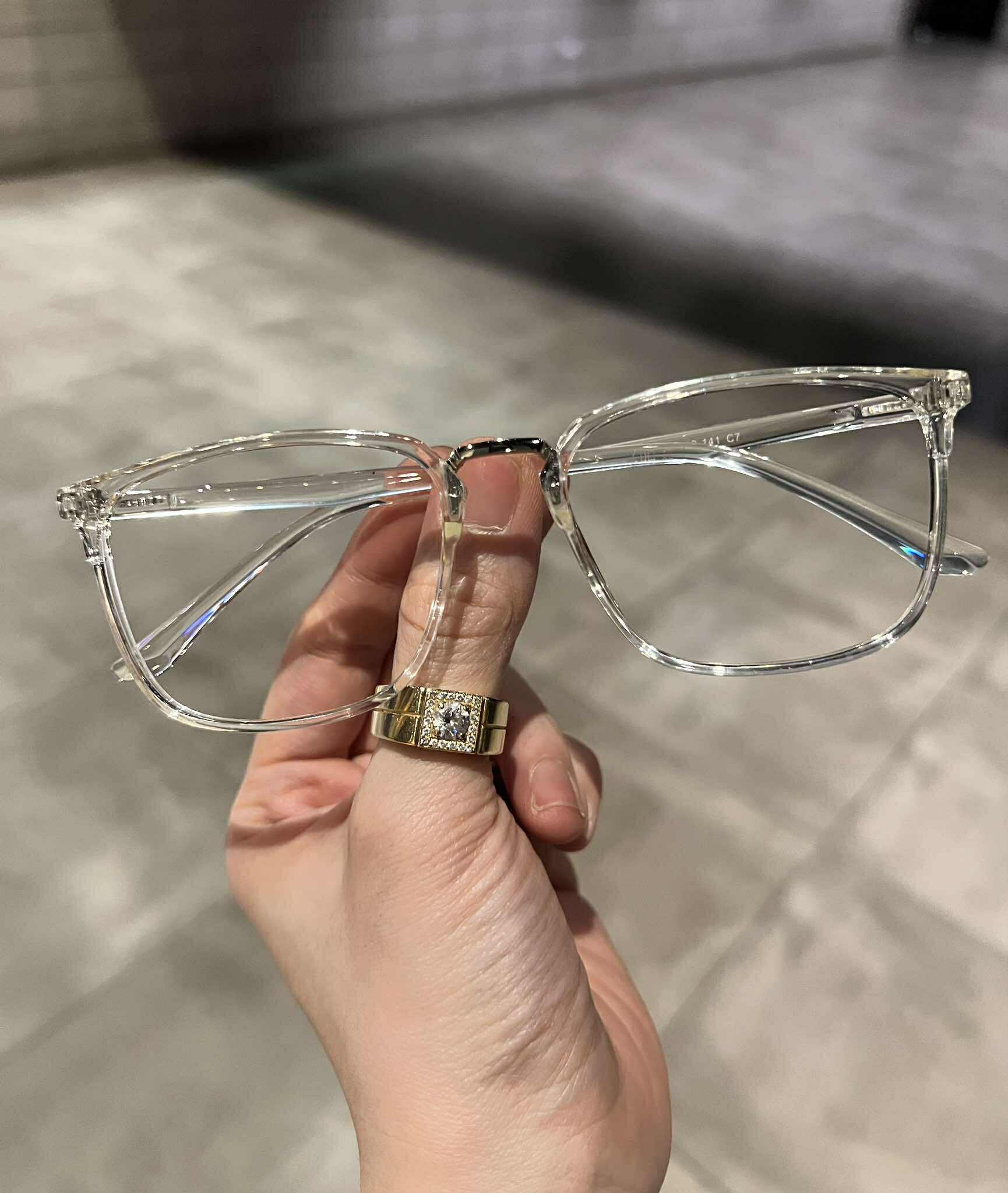 Kính mắt unisex nam nữ thời trang dáng vuông bầu trong suốt nhựa dẻo