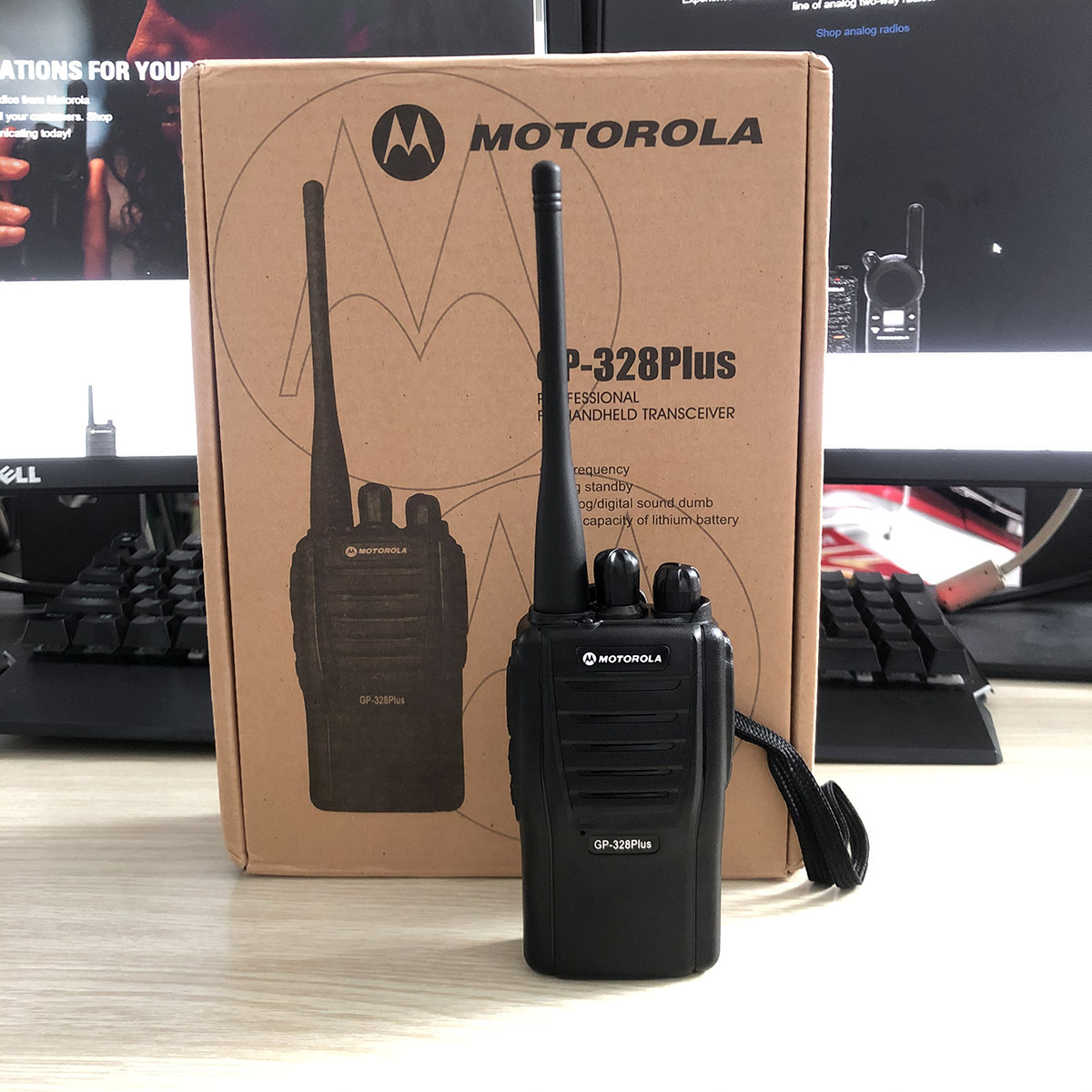 Bộ đàm Motorola GP-328Plus phiên bản mới nhỏ gọn. Công suất lớn giúp phá vật cản tốt – Hàng nhập khẩu