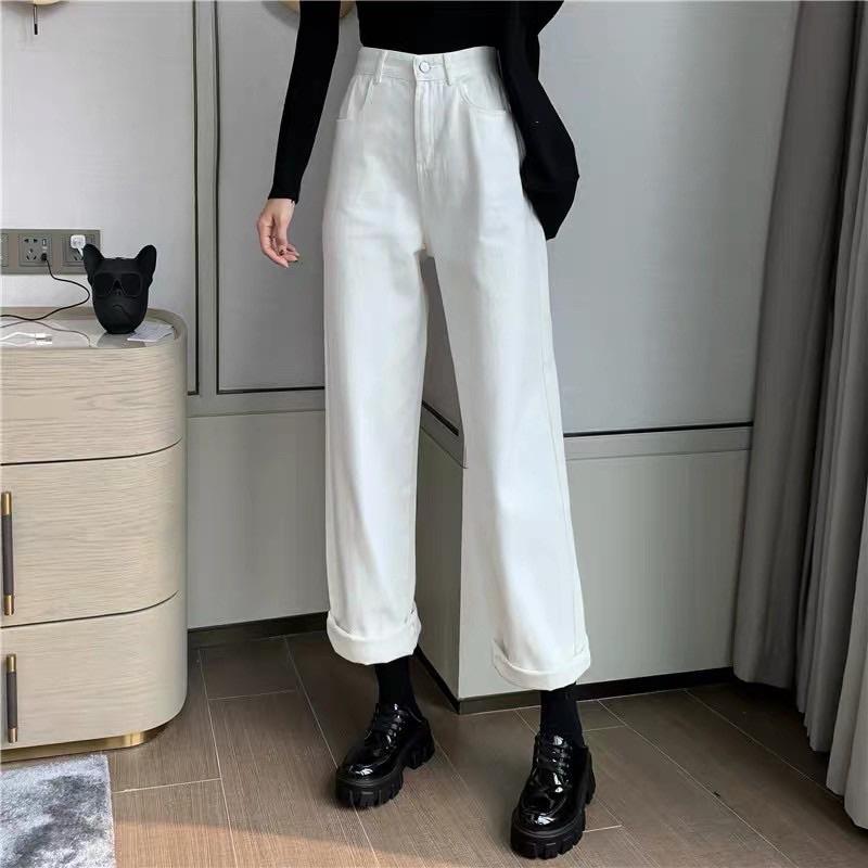 Quần jean trắng baggy dáng suông phong cách Hàn Quốc