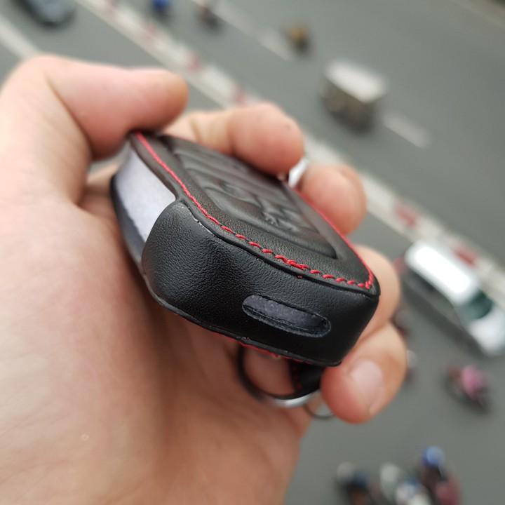 Bao da 3D bảo vệ chìa khóa xe dành cho Toyota Fortuner 2020 kèm móc đeo Inox