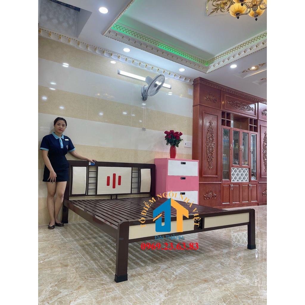 Giường sắt hộp kiểu gỗ – DT07
