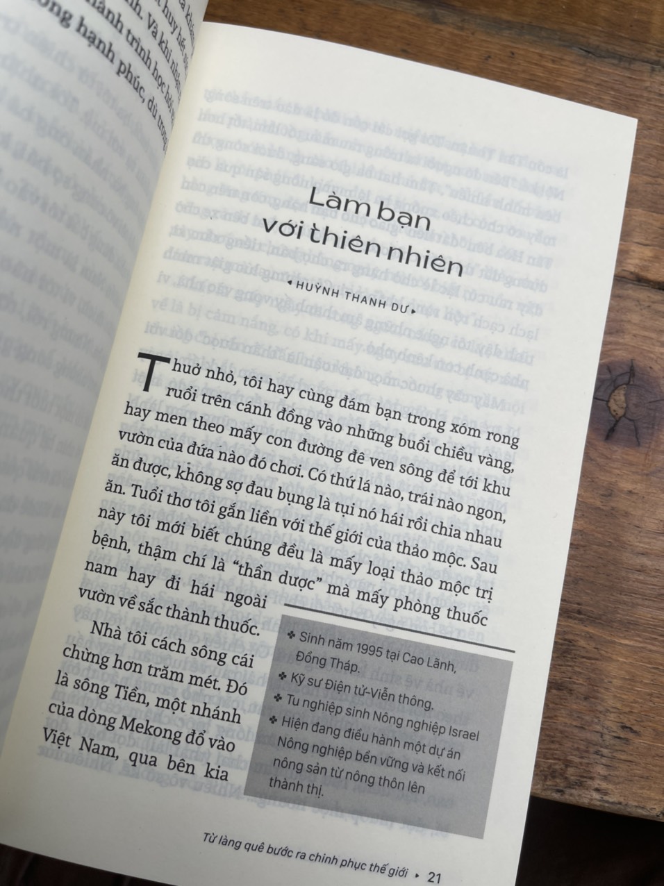 KHÔNG CÓ ĐỈNH QUÁ CAO – TỪ LÀNG QUÊ BƯỚC RA CHINH PHỤC THẾ GIỚI – Phan Văn Trường và Nhiều tác giả – Nxb Trẻ – bìa mềm