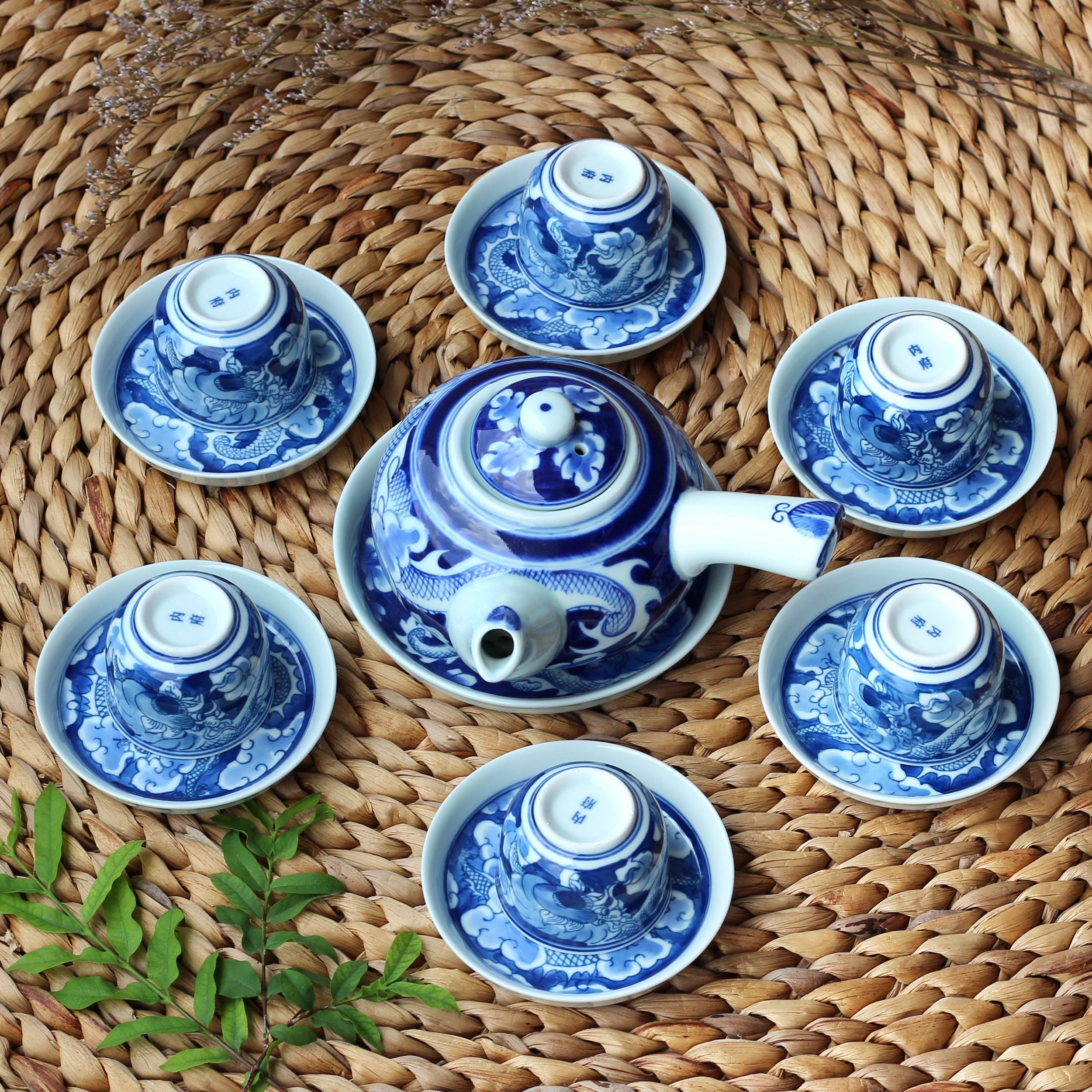 Bộ bình trà ngang tách rồng men trắng MNV-TS523