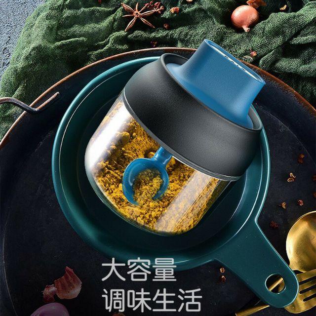 Lọ gia vị thủy tinh có nắp kèm thìa thông minh