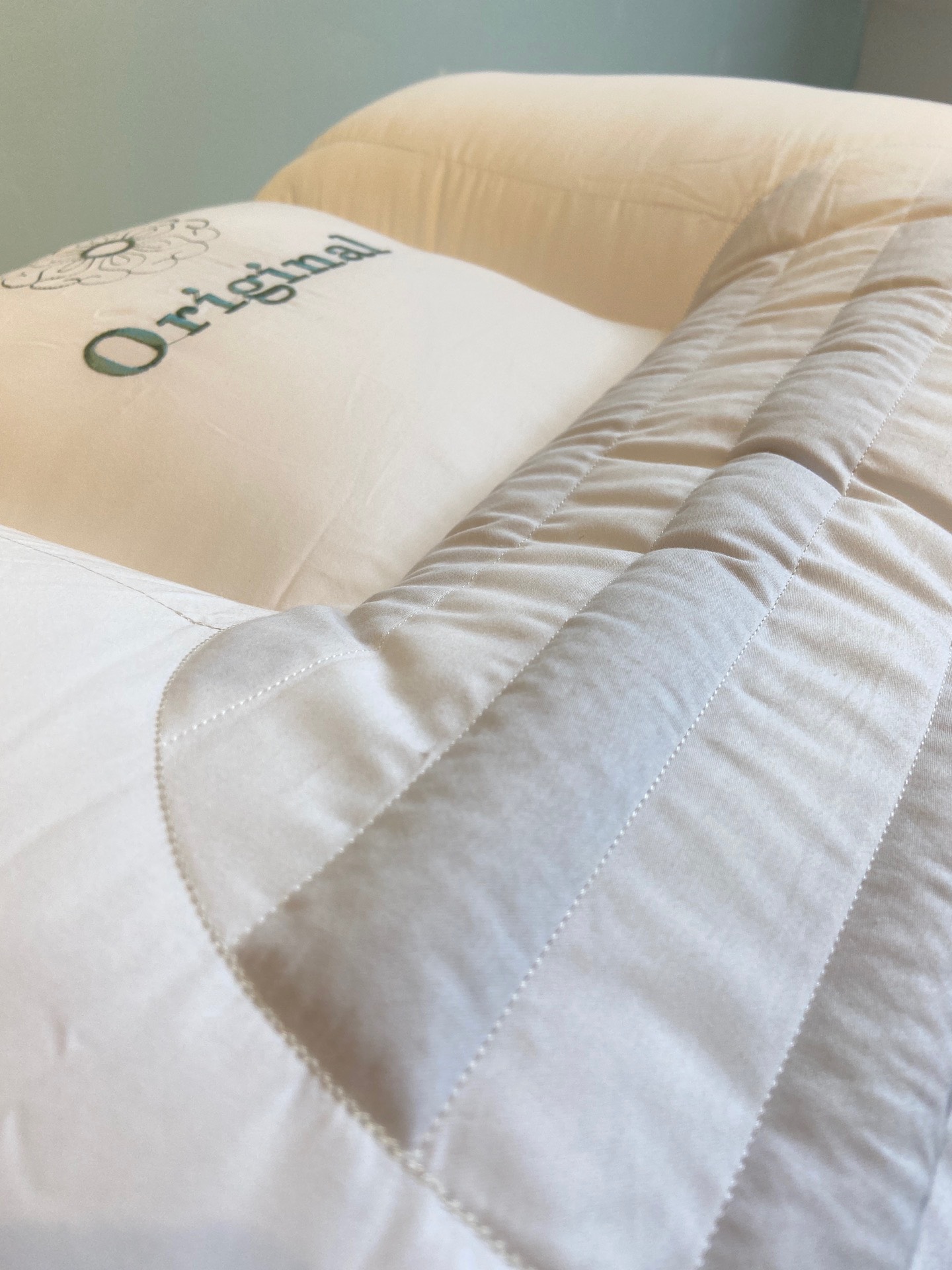 Gối Massage Original Lidaco chống đau mỏi vai gáy cao cấp kích thước 50x70cm