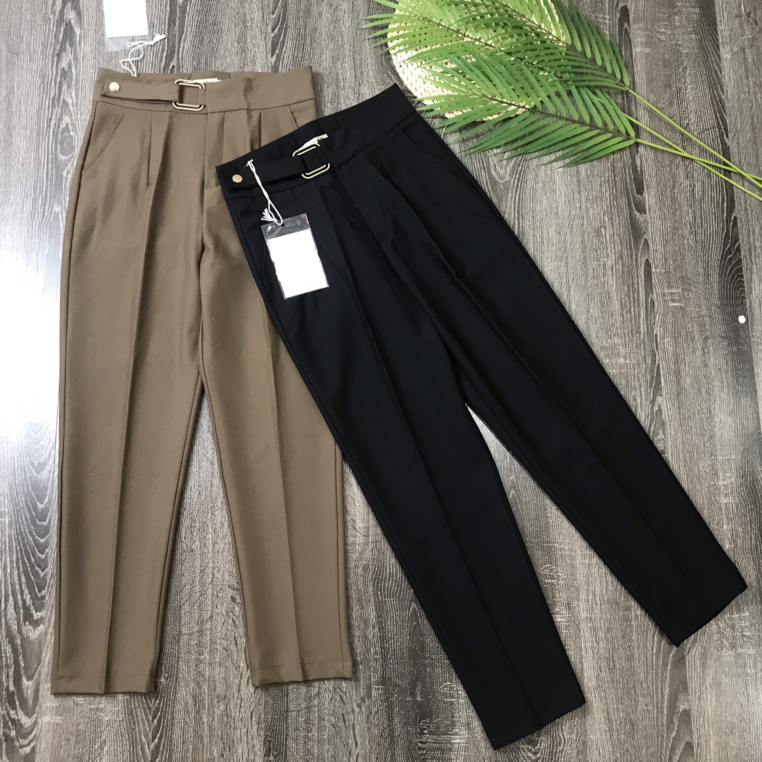 Quần baggy nữ Blue Chic đẹp chất vải cao cấp baggy công sở đai khuyên ô vuông vàng phong cách cá tính màu đen nâu