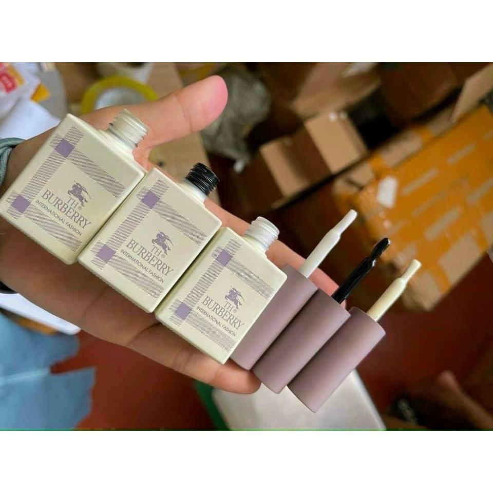 Sơn gel cho Burberry đen trắng