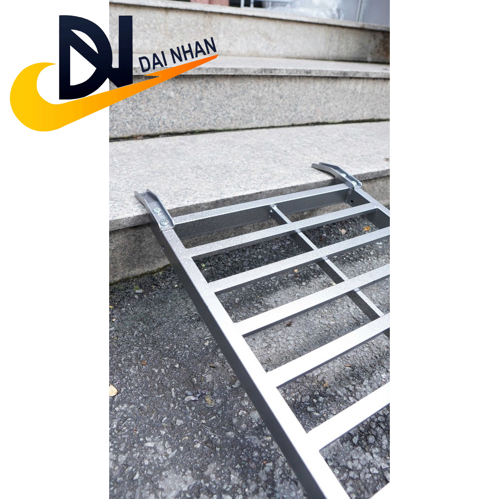 Thang dắt xe máy DAI NHAN chất liệu bằng thép sơn tĩnh điện, chiều rộng 45cm (Bậc thềm từ 15-40cm)