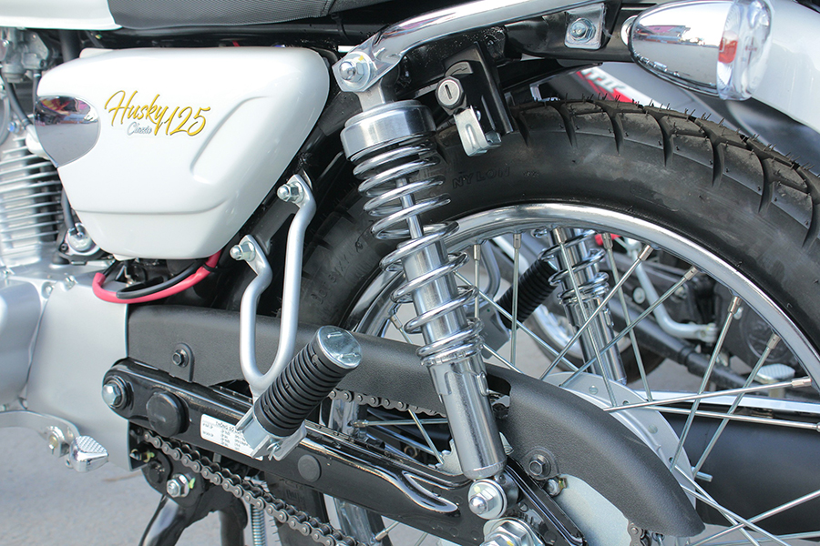 Xe Máy SYM Husky Classic 125 - Trắng