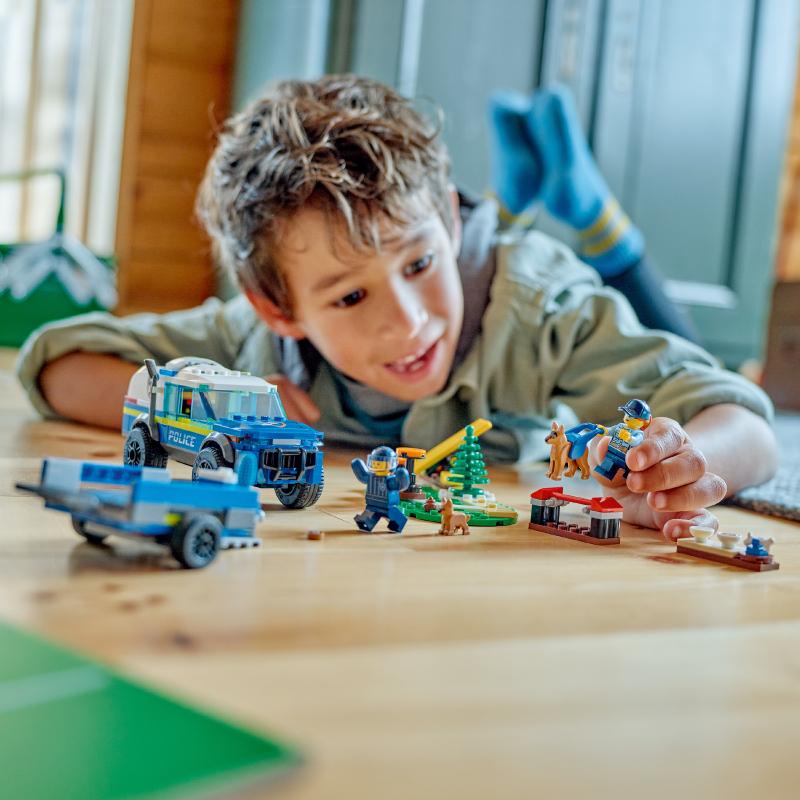Đồ Chơi Lắp Ráp LEGO City Xe Huấn Luyện Cảnh Khuyển 60369