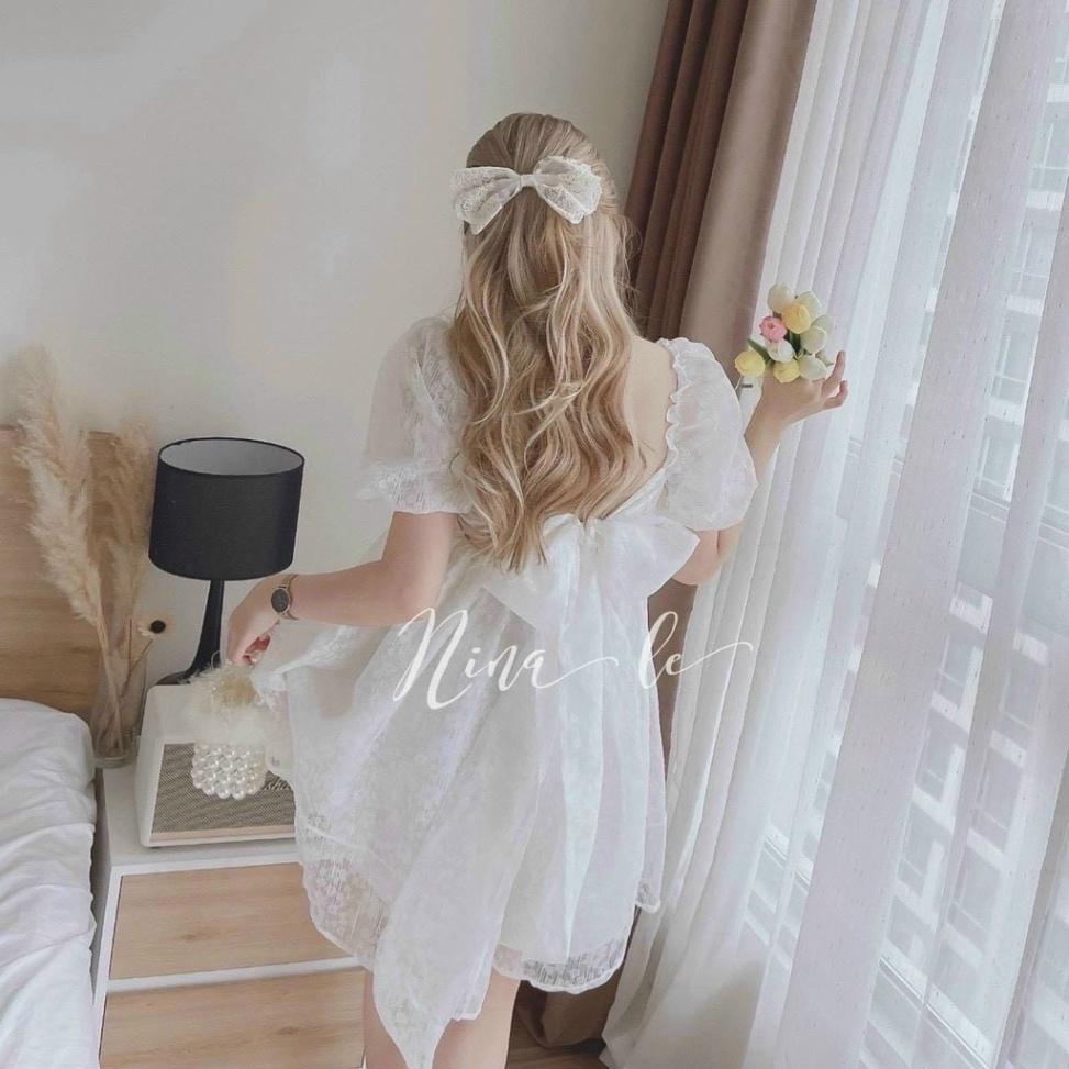 Đầm váy babydoll ren nổi lót lụa trắng cổ vuông hở lưng nơ lưng Ivy fashion đi biển dự tiệc dạo phố bigsize gợi cảm se