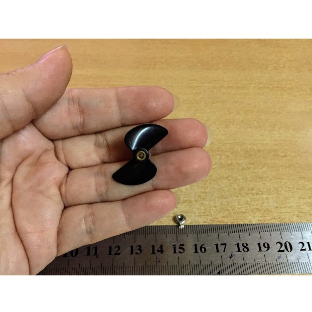 Chân vịt tàu điều khiển từ xa S.M 7011 kèm ốc