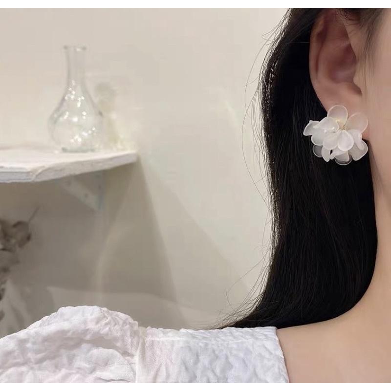 Bông tai khuyên tai nữ chùm hoa trắng đẹp cô dâu Ring House
