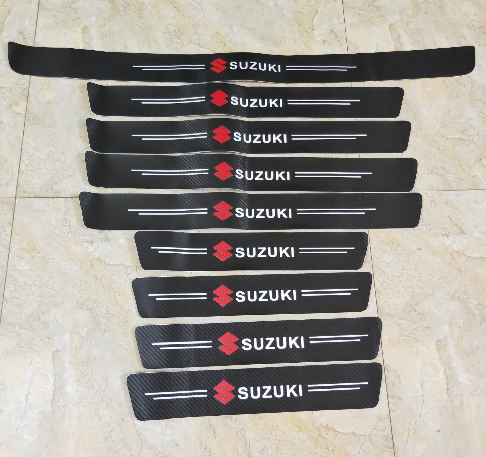 SUZUKI - Bộ 9 miếng dán bậc cửa trong ngoài và Cốp Sau Ô tô Chống trầy bằng Sợi Carbon