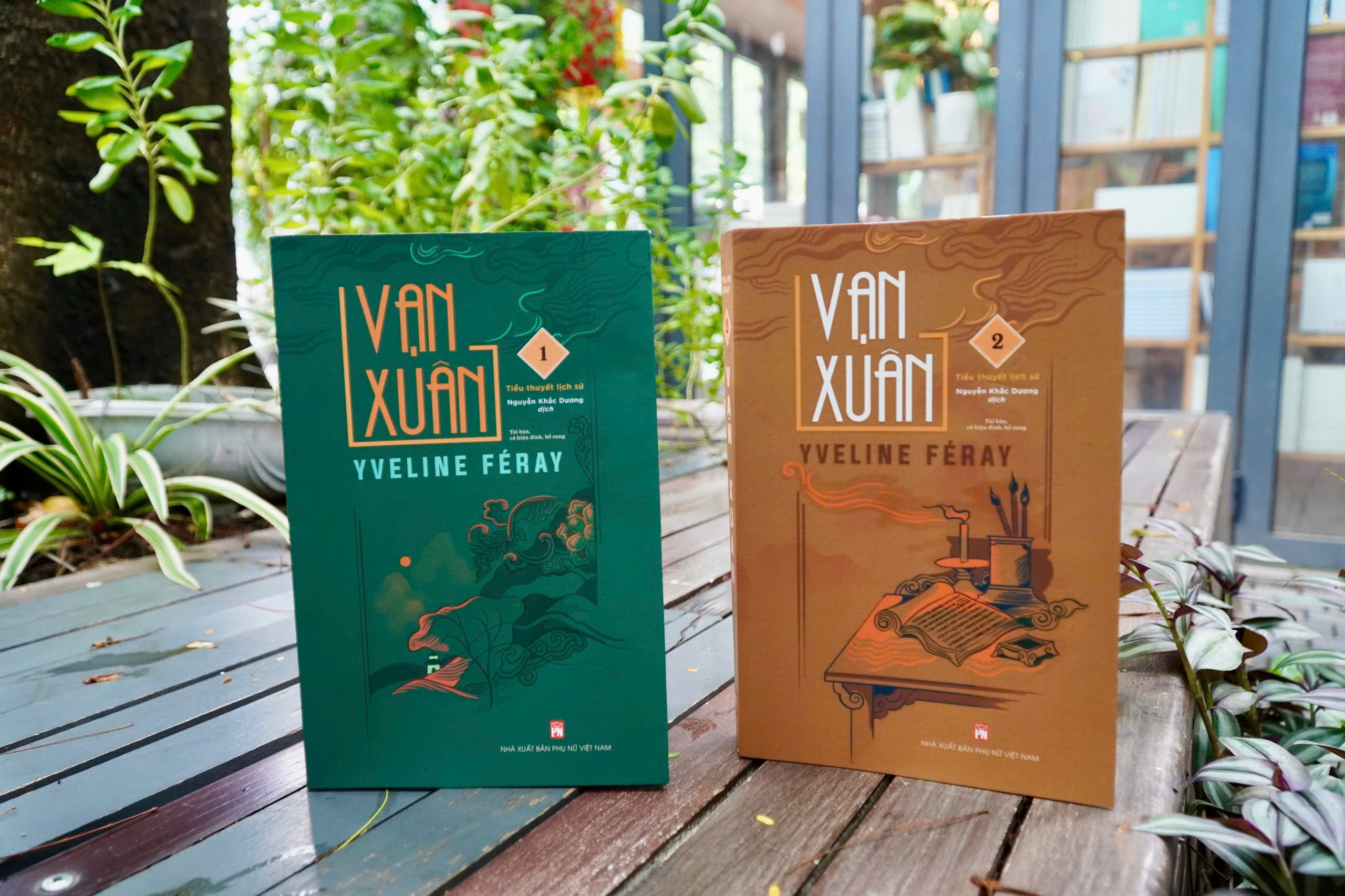 Sách Tiểu Thuyết Lịch Sử: Vạn Xuân