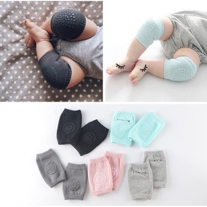 Combo 2 đôi tất bảo vệ đầu gối cho bé tập bò