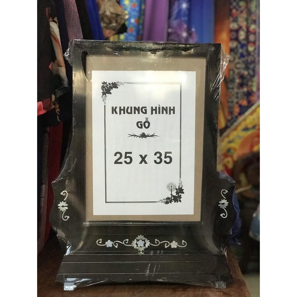 khung hình có chân 25x35