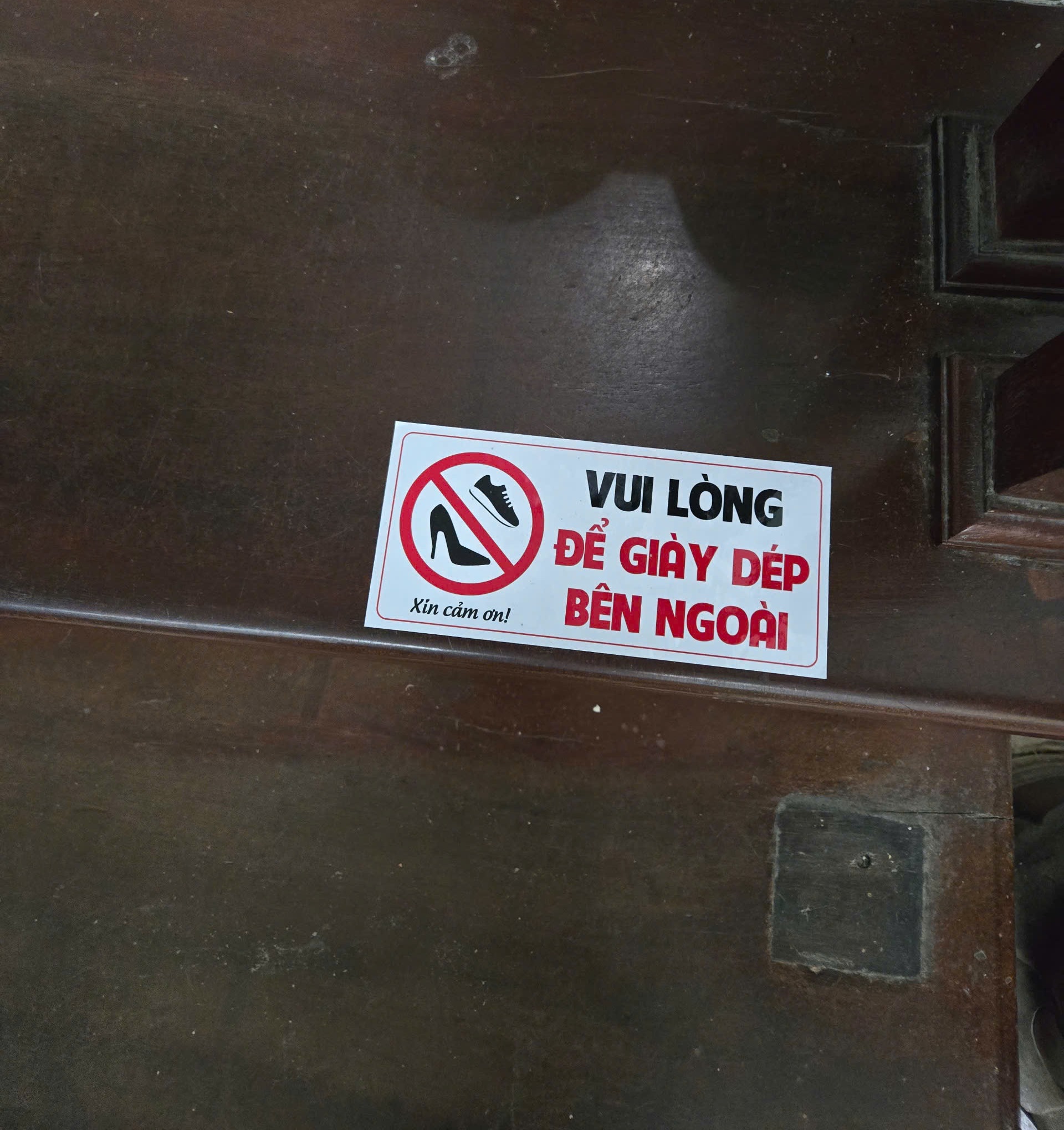 Tem Để Giầy Dép Bên Ngoài, Tem Decal Nhựa Dán Chú Ý, Nhắc Nhở Để Giầy Dép Bên Ngoài Phòng Để Giữ Vệ Sinh. Takyhome 5003