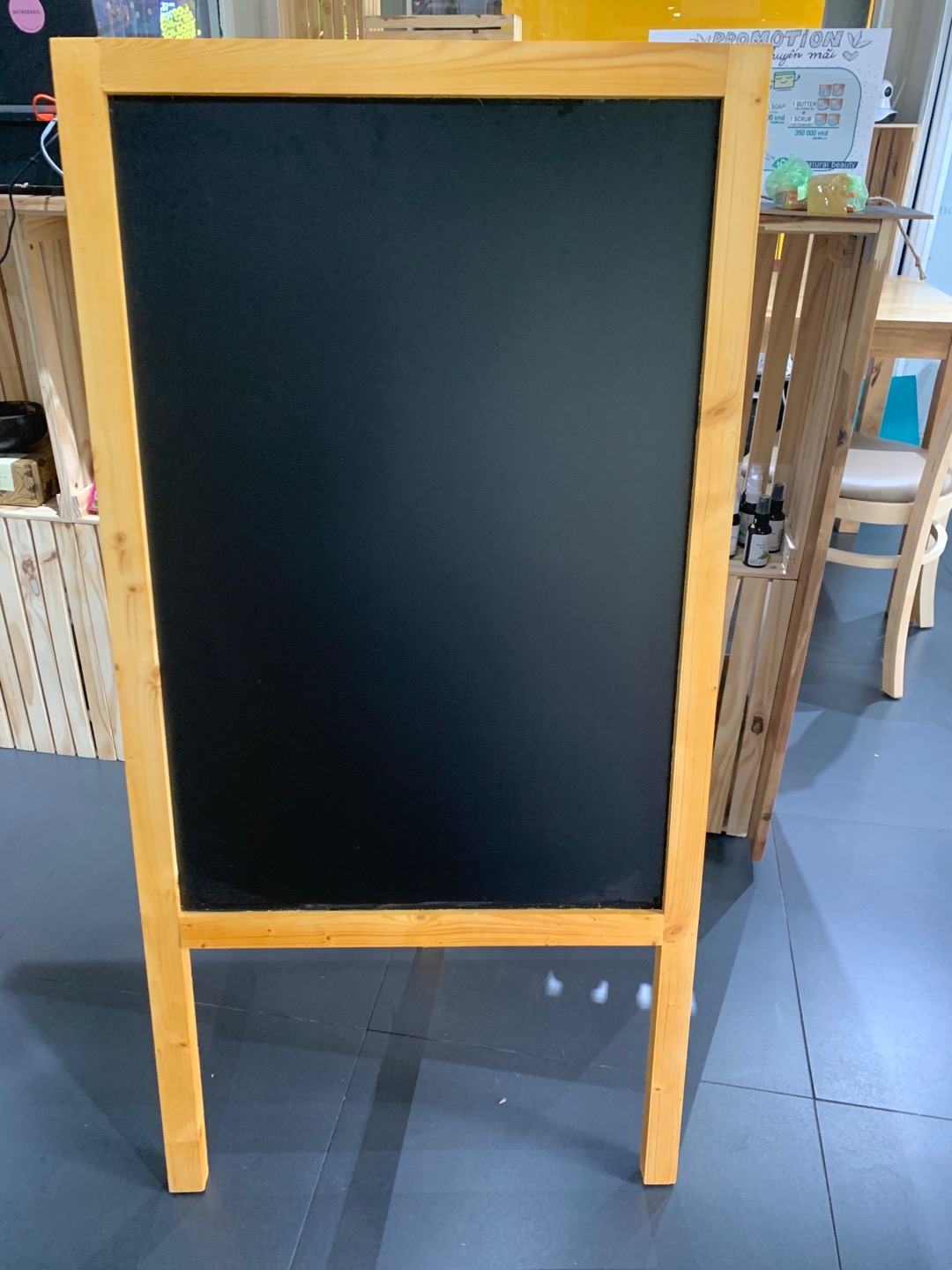 Bảng Menu khung gỗ 60x120cm