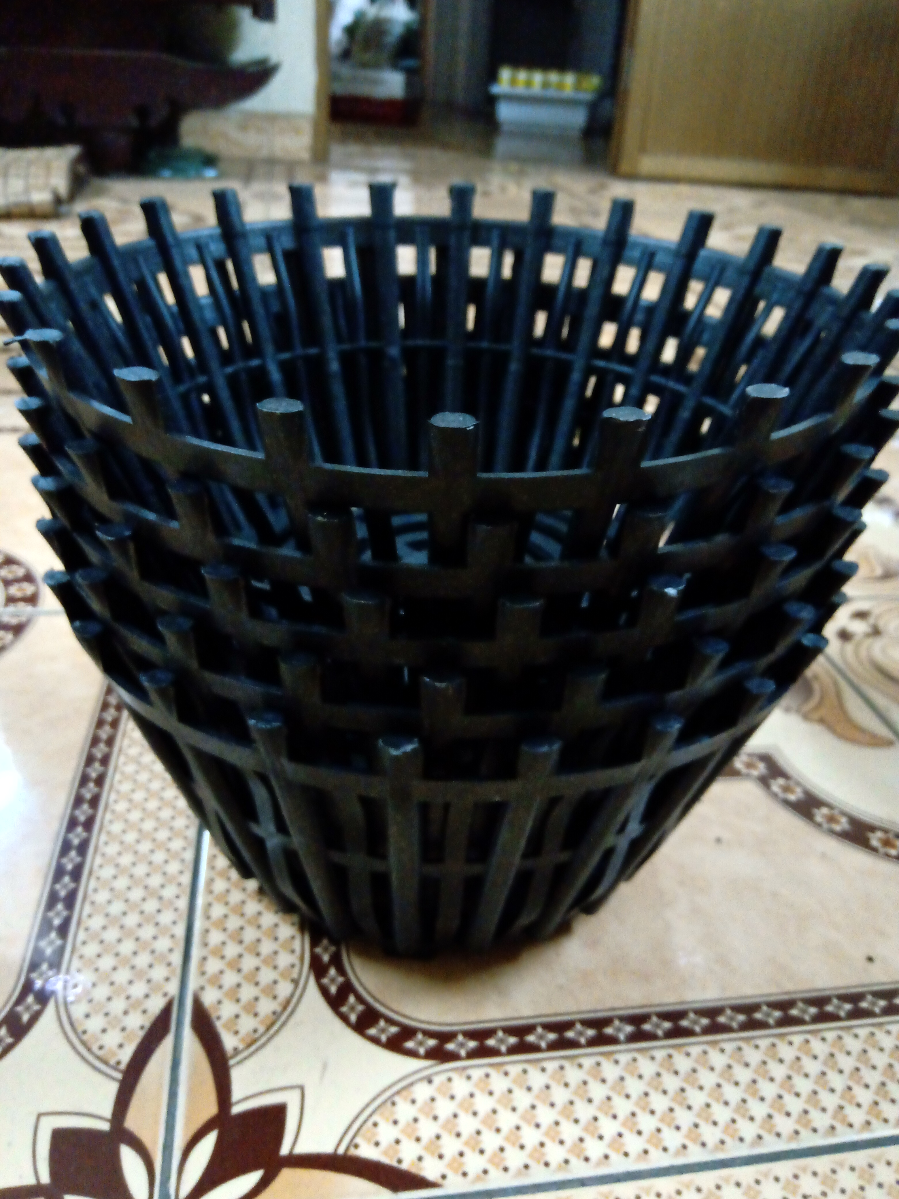 5 Chậu Nhựa Giả Gỗ Trồng Lan Fi 25 Có Nan Phụ Màu Đen Kích Thước Đường Kính miệng 25 cm, đường kính đáy: 16cm, cao 13 cm