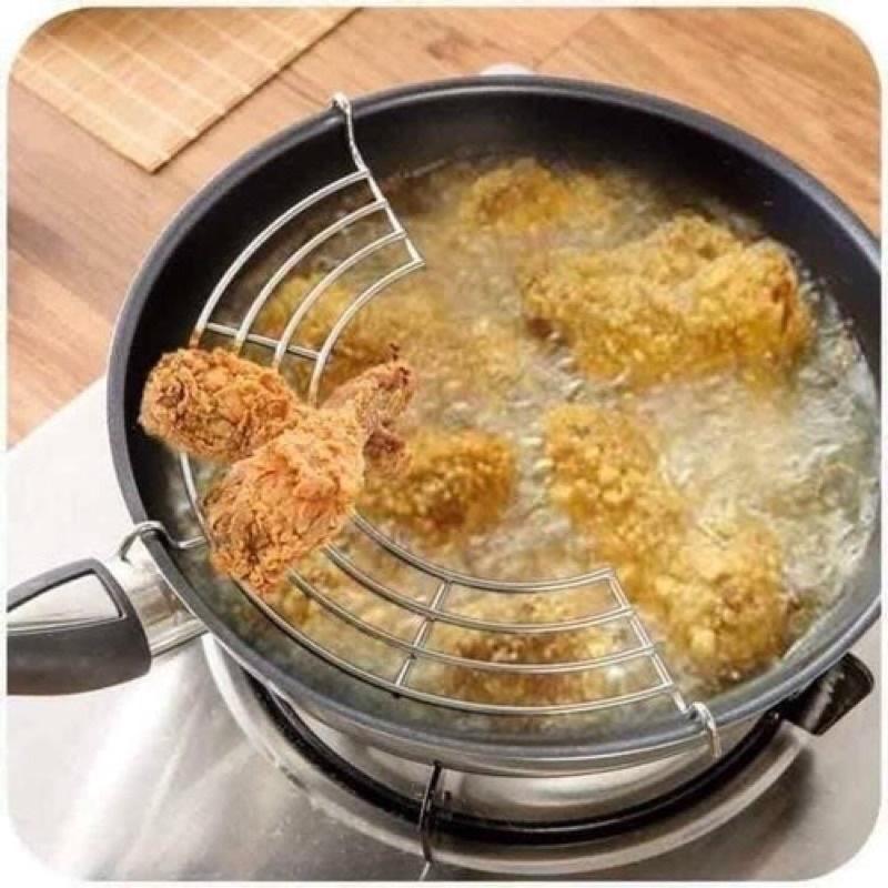 Vỉ gác chảo chiên rán dầu mỡ loại dày bằng inox cao cấp Tabi Home 32 x 12cm