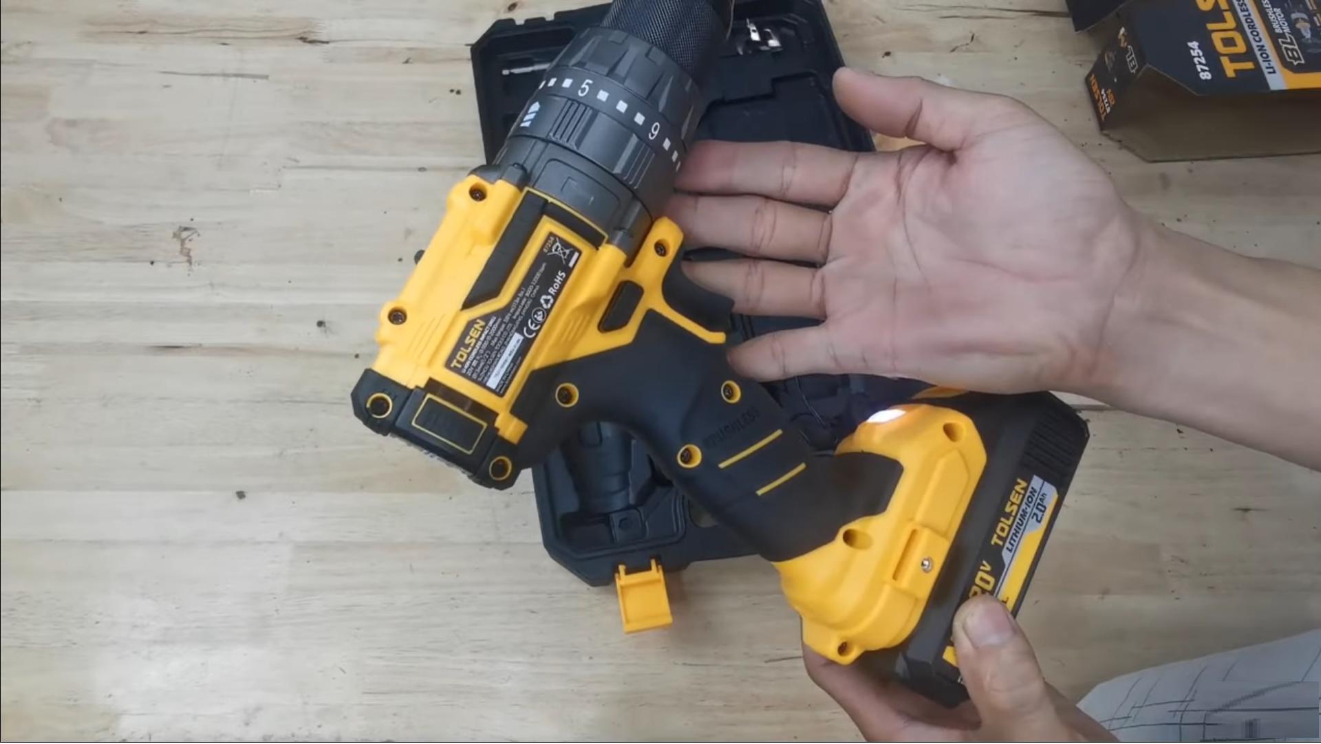 MÁY KHOAN PIN 20V 13MM CÓ BÚA ĐỘNG CƠ KHÔNG CHỔI THAN TOLSEN 87254 - HÀNG CHÍNH HÃNG