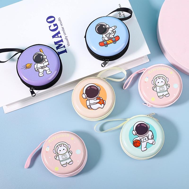 Túi hộp bằng thiếc Classy Đựng Cáp Sạc Tai Nghe Hình Tròn họa tiết Hoạt HÌnh Siêu Tiện Dụng Kích thước: 7cm x 3cm [T260