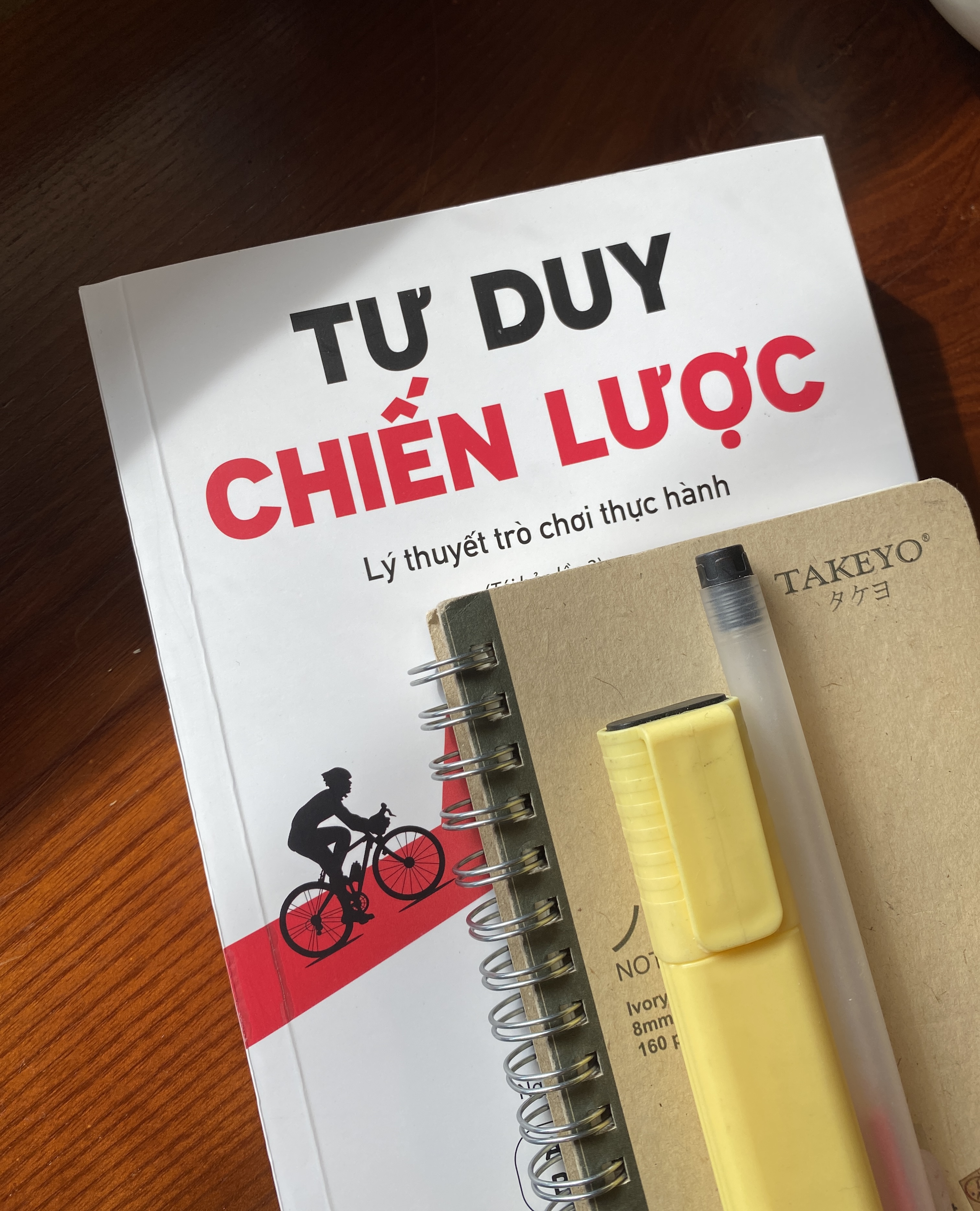 Sách - Tư duy chiến lược - Lý thuyết trò chơi thực hành