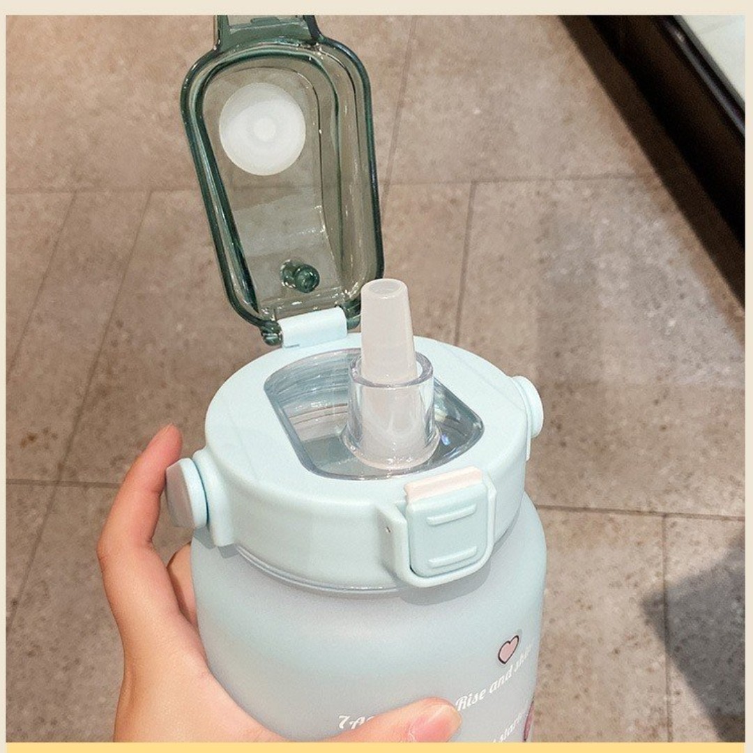 Bình Nước 2 Lít Có Vạch Kẻ Chia ML Cho Mỗi Ngày Kèm Ống Hút Tiện Lợi tặng sticker cute