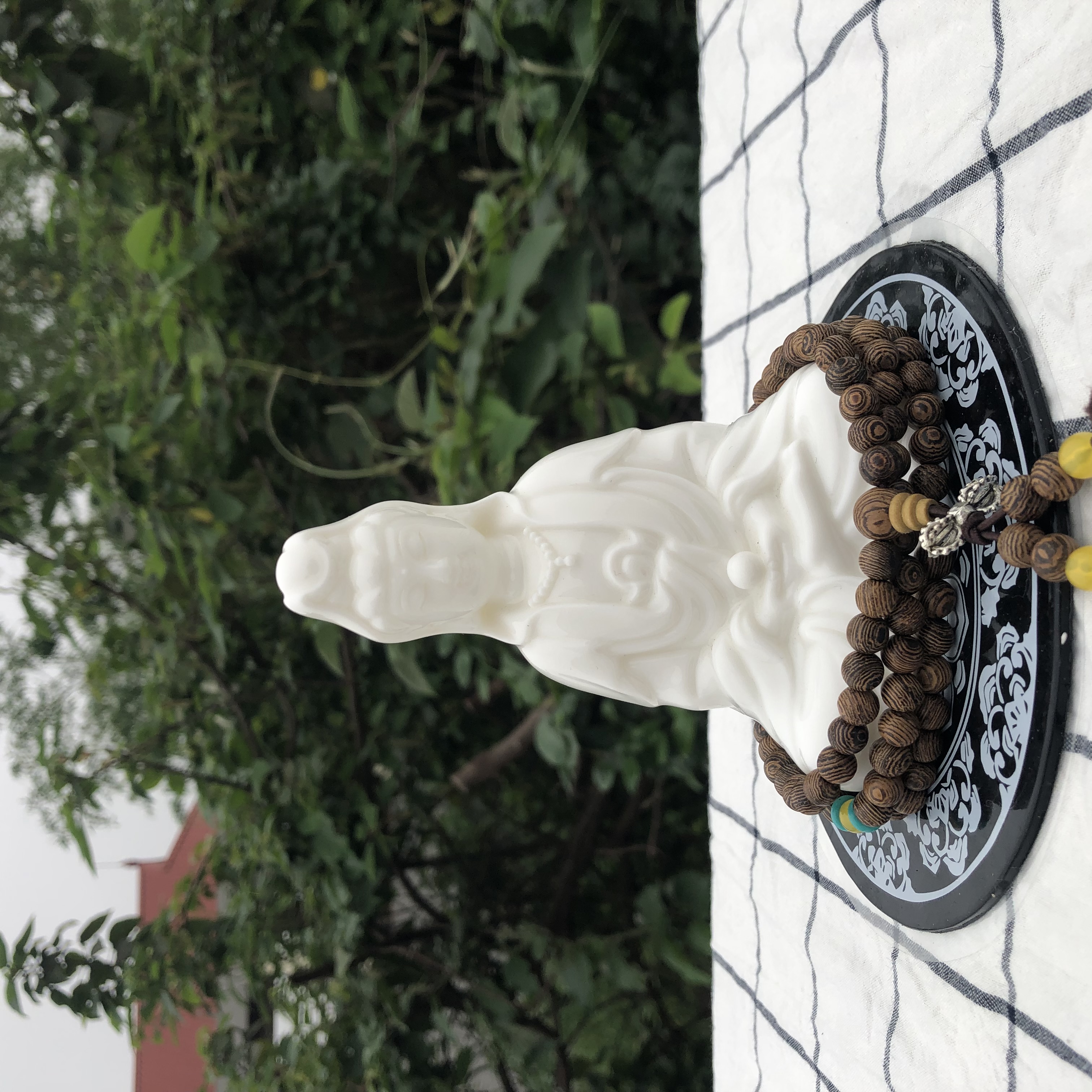 Tượng Phật Mẹ Quan Âm Sứ Cao Cấp Để Taplo Xe Hơi, Tượng Phật Trang Trí Ô Tô tặng kèm Tràng hạt và Thảm lót