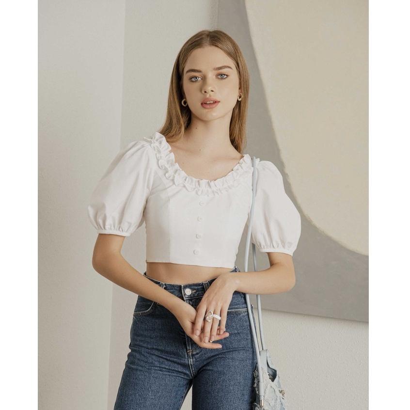 Áo kiểu nữ MARC FASHION croptop tay phồng cổ tròn viền bèo CBNH103022