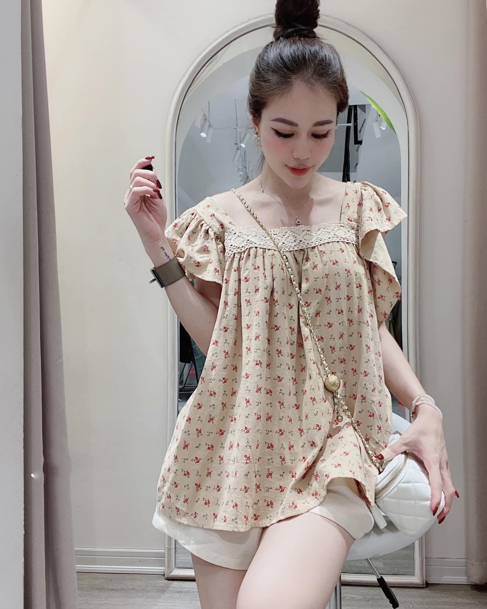 Set Bộ Áo Đũi Cánh Tiên Họa Tiết Hoa Nhí Cổ Vuông Viền Ren Babydoll Mix Quần Sooc Trắng