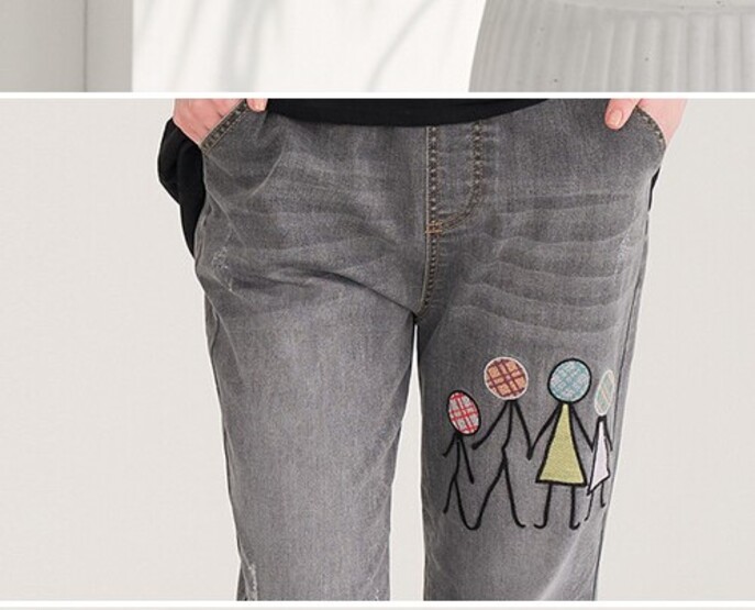 Quần Jeans thêu L/ racée xuất Hàn dành Nữ. Lưng chun dây rút tiện lợi. Form cropped baggy in họa tiết. Chất jeans mềm