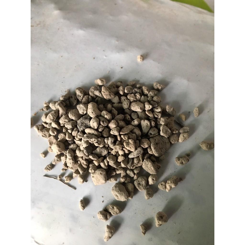 Đá núi lửa Pumice Indonesia cỡ 3 đến 6 mm khối lượng 1 kg