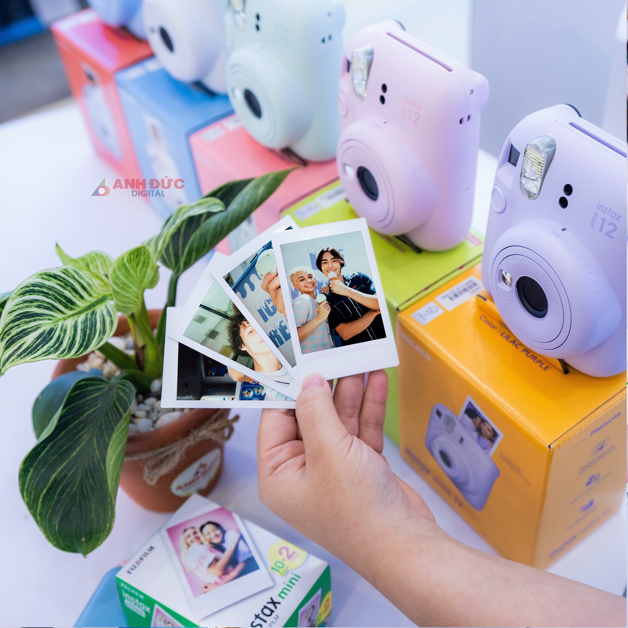 Máy Ảnh Chụp Lấy Liền Fujifilm Instax Mini 12 - Hàng Chính Hãng - Bảo Hành 12 Tháng